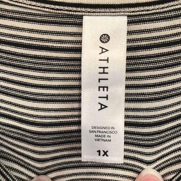 ATHLETA CLOUDLIGHT STRATUS STRIPED TOP SIZE 1X - Picture 4 of 5